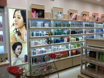 瓊?；瘖y品批發 服務可靠，創新務實的行業先鋒
